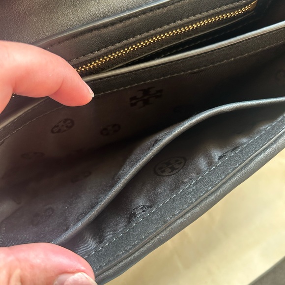 Tory Burch Black and White Leather Geometric Shoulder Bag - Picture 9 of 11